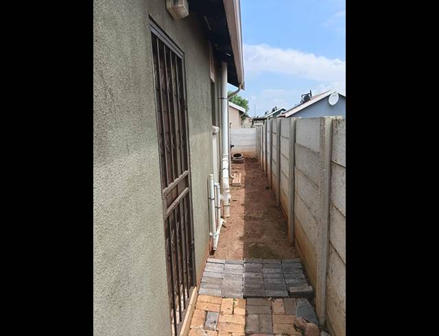 2 BEDROOM HOUSE FOR SALE IN SKY CITY